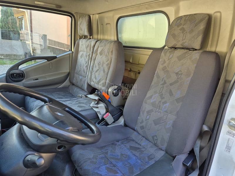 Renault Maxity sa rampom