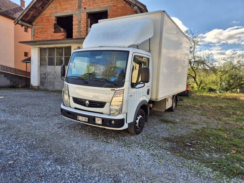 Renault Maxity sa rampom