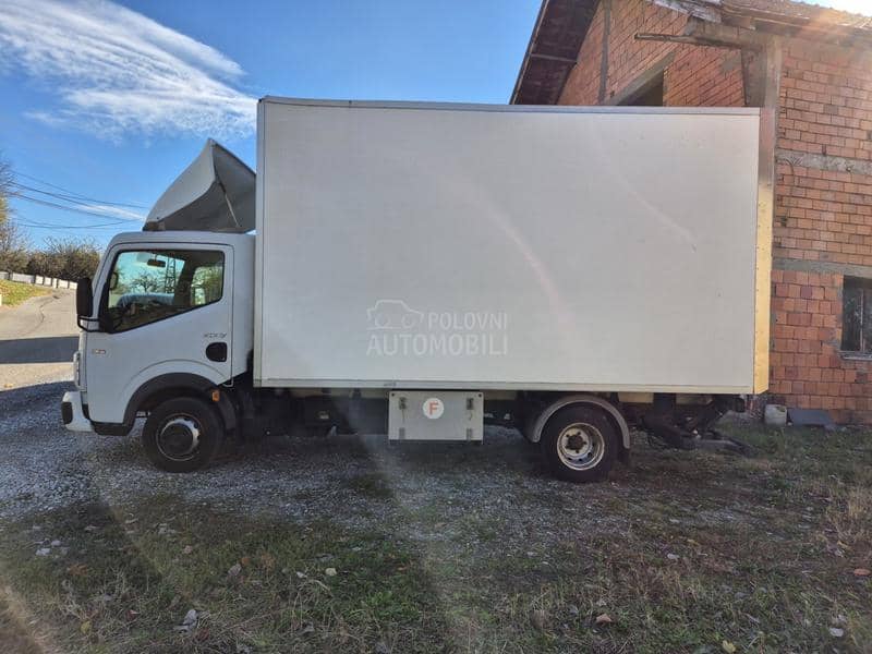 Renault Maxity sa rampom