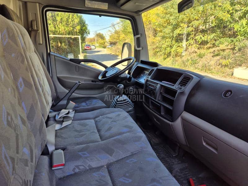 Renault Maxity sa rampom