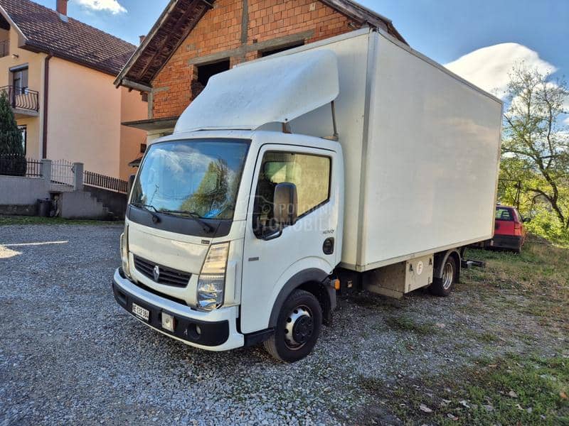 Renault Maxity sa rampom