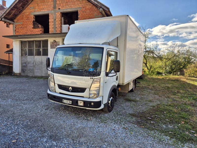 Renault Maxity sa rampom