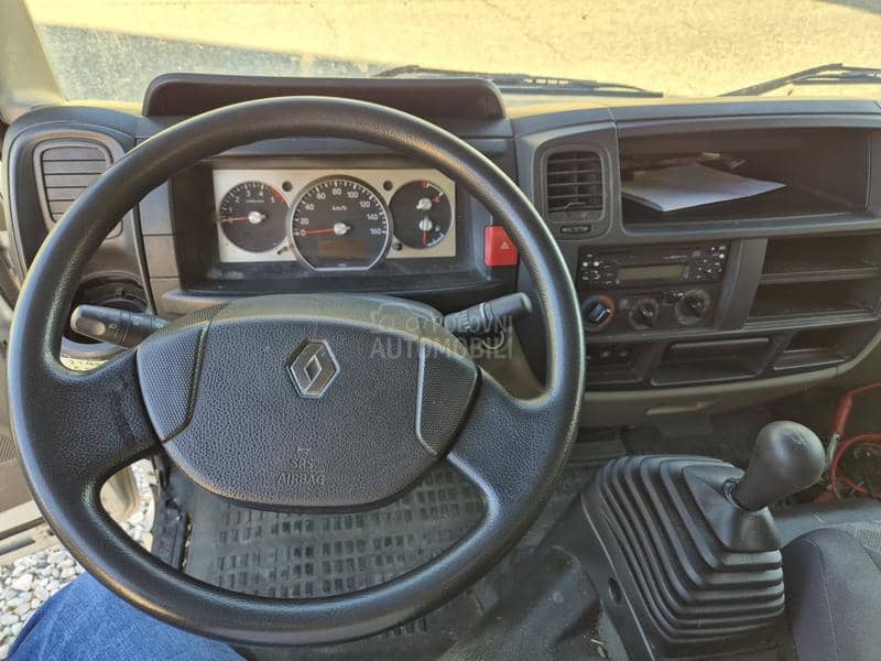 Renault Maxity sa rampom