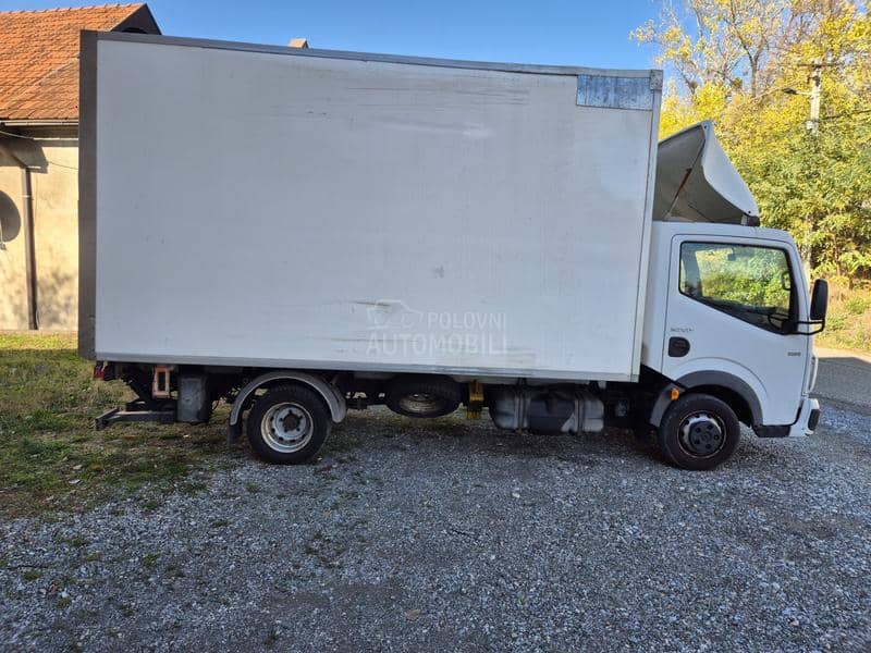 Renault Maxity sa rampom