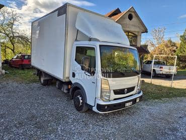 Renault Maxity sa rampom