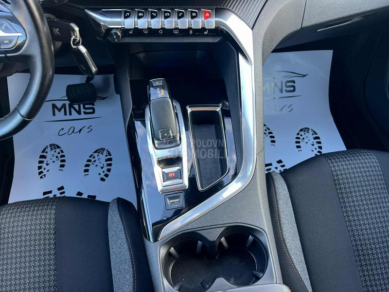 Peugeot 3008 V.ser/Allure/AUT/Led