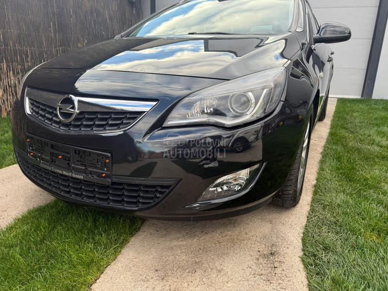 Opel Astra J 