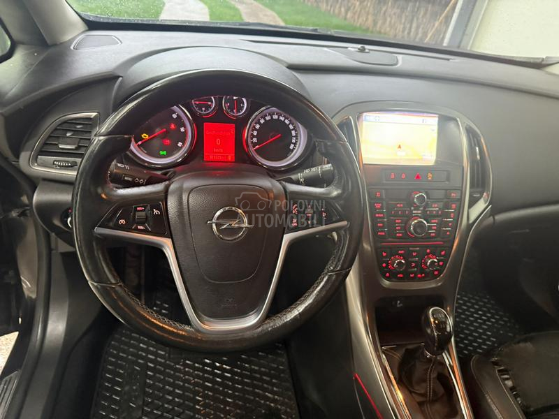 Opel Astra J 