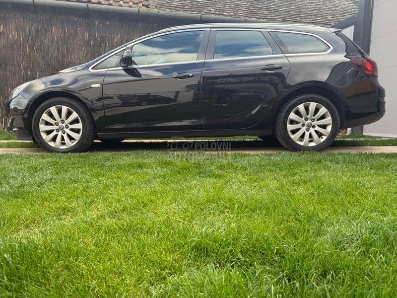 Opel Astra J 