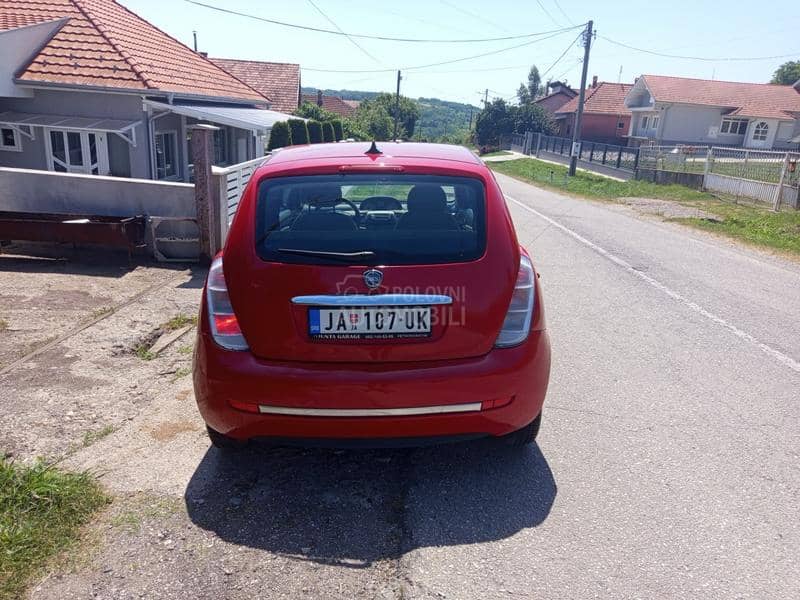 Lancia Ypsilon 