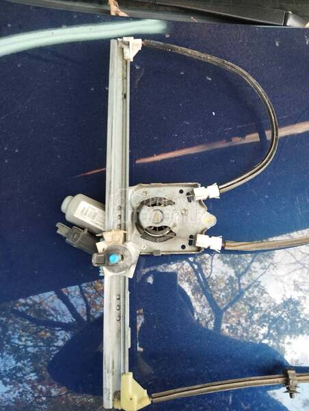 prednji desni podizac stakla