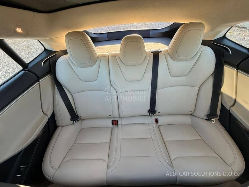 Tesla Model S All wheel drive