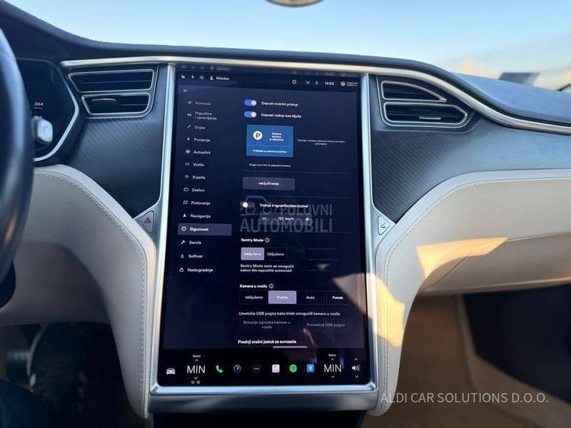 Tesla Model S All wheel drive