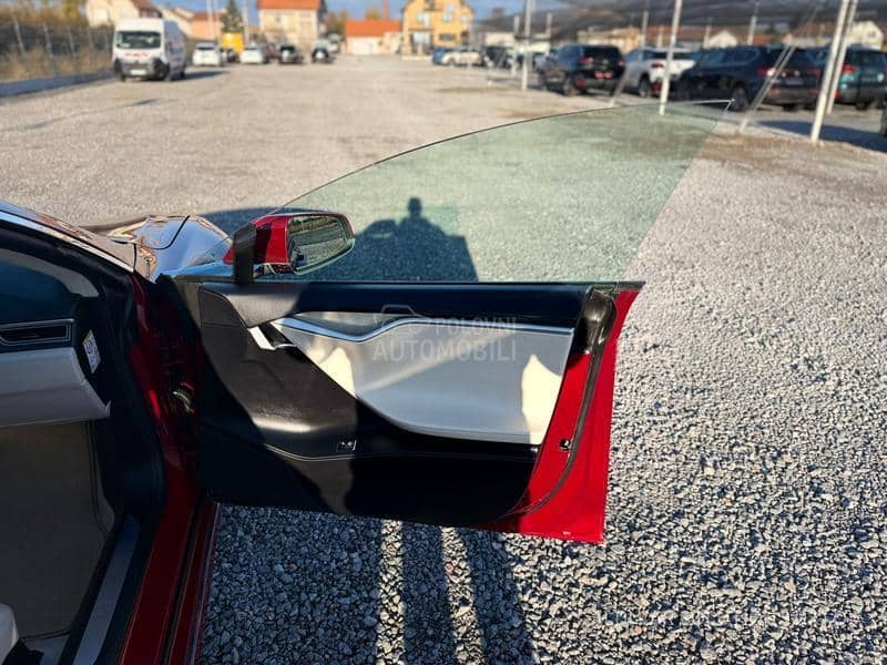 Tesla Model S All wheel drive