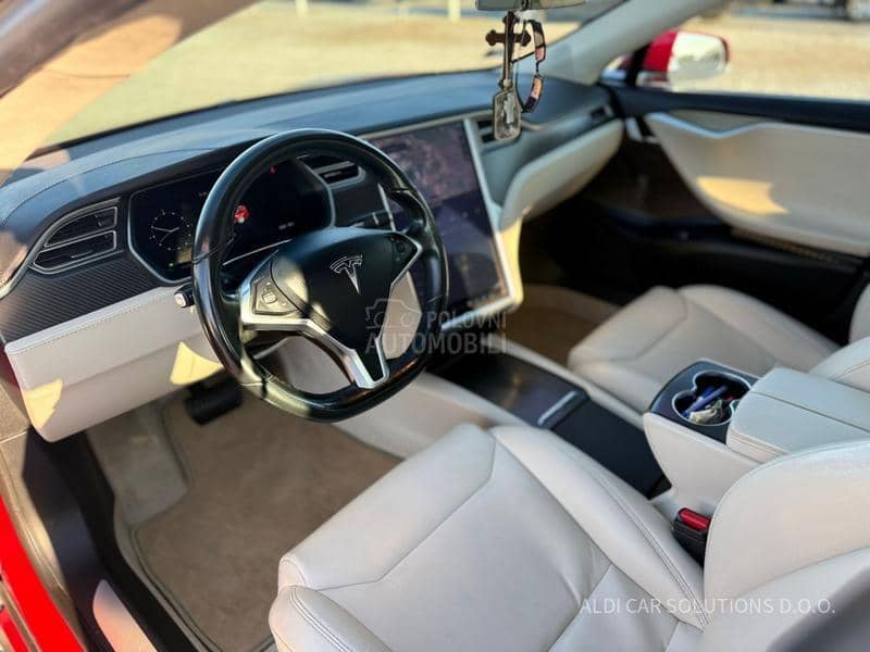 Tesla Model S All wheel drive