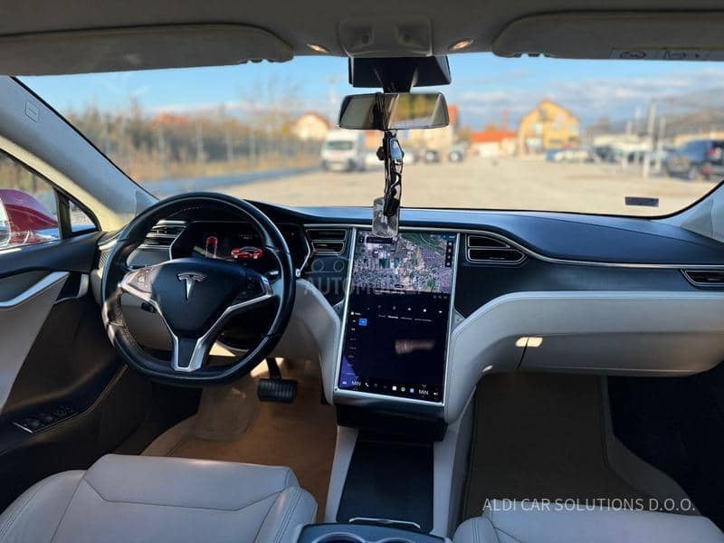 Tesla Model S All wheel drive