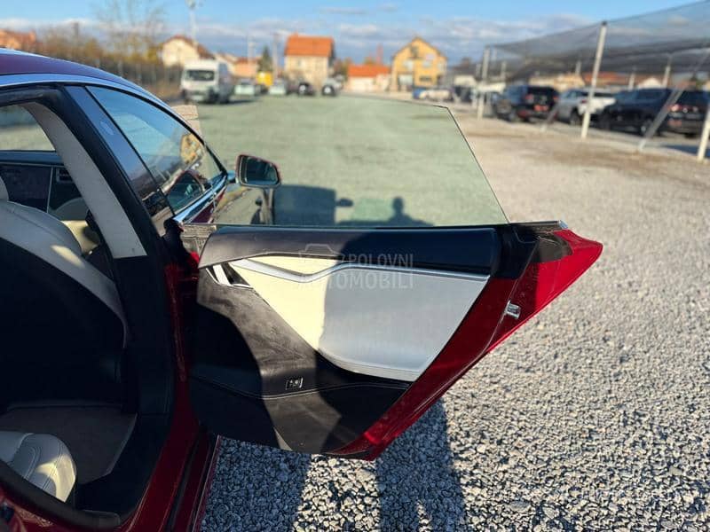 Tesla Model S All wheel drive