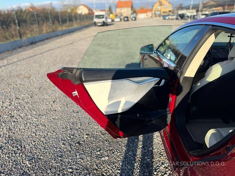 Tesla Model S All wheel drive