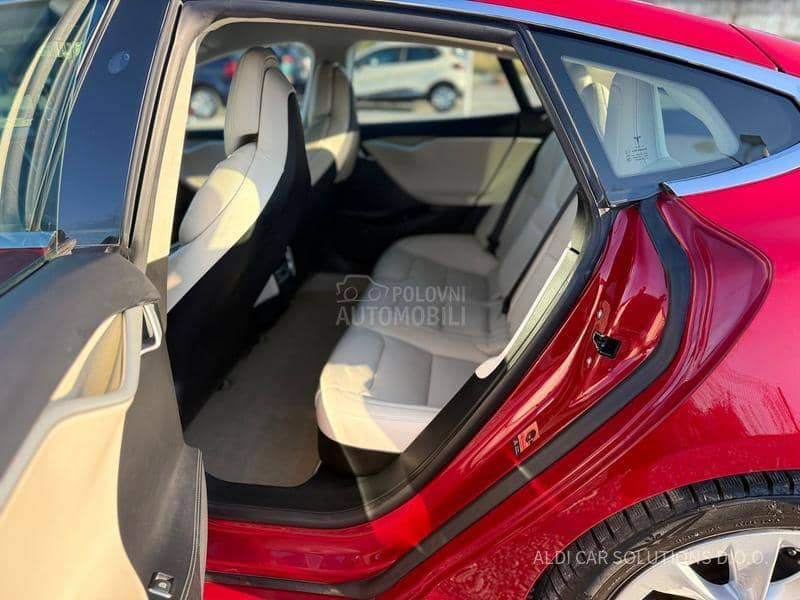 Tesla Model S All wheel drive