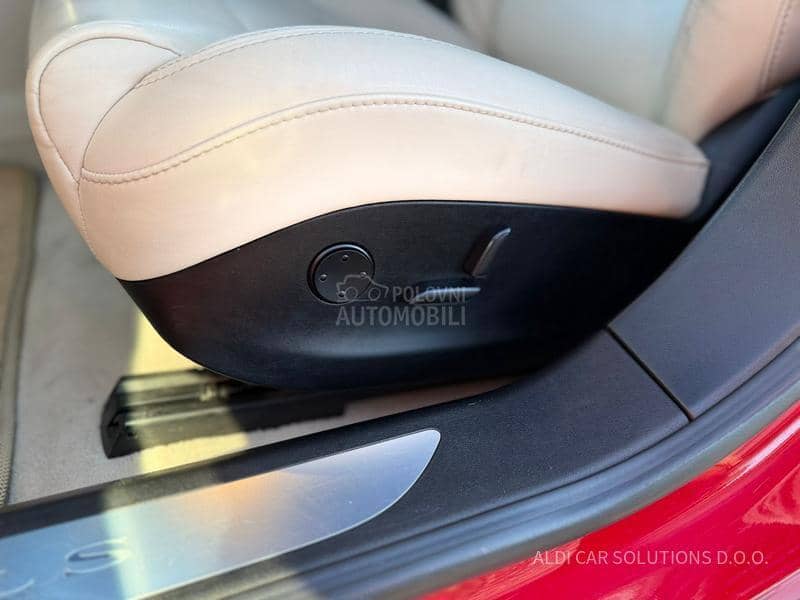 Tesla Model S All wheel drive