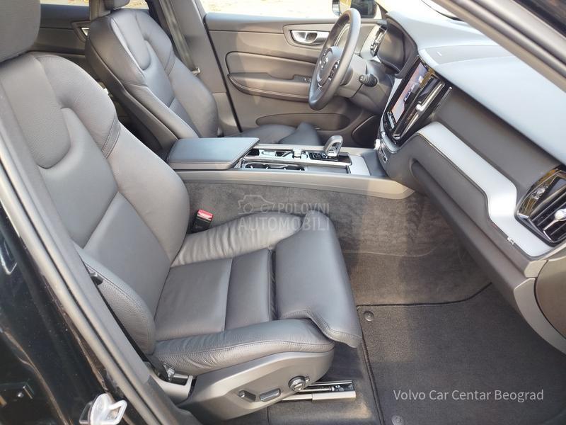 Volvo XC60 B4 AWD PLUS DARK