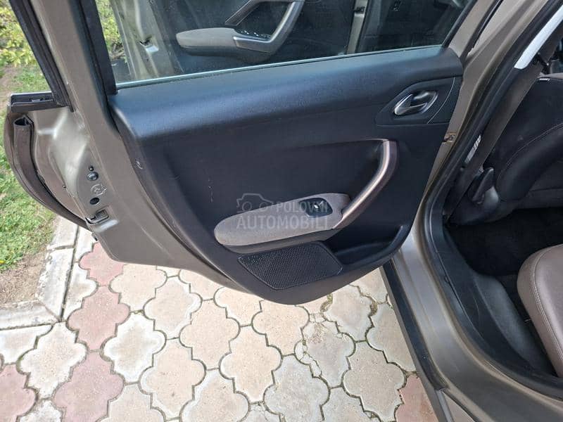 Peugeot 2008 1.6 hdi Allure