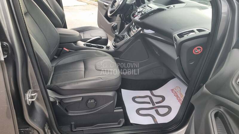 Ford Kuga TITANIUM 4X4