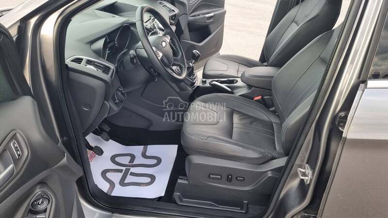 Ford Kuga TITANIUM 4X4