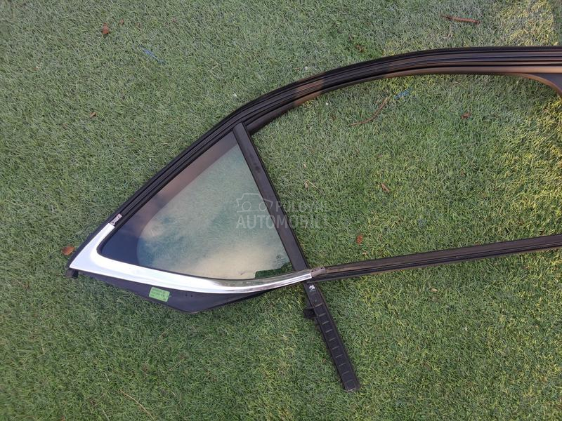 Leptir Staklo / Levo-Desno