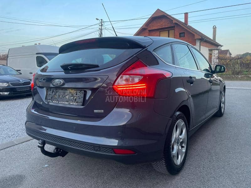 Ford Focus 1.6/TITANIUM/LED