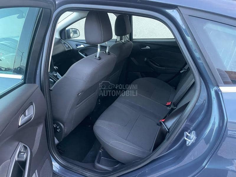 Ford Focus 1.6/TITANIUM/LED