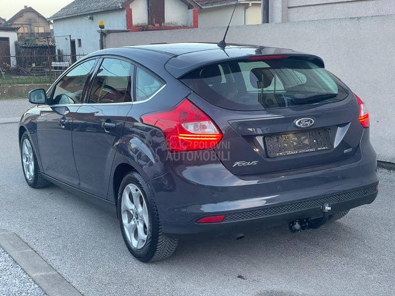Ford Focus 1.6/TITANIUM/LED
