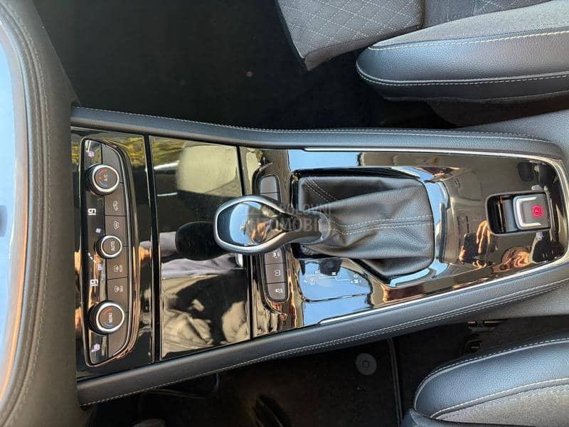 Opel Grandland X INNOVATION//AUT