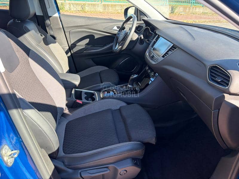 Opel Grandland X INNOVATION//AUT