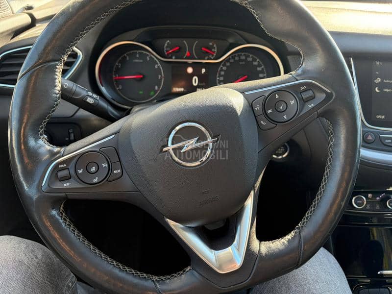Opel Grandland X INNOVATION//AUT