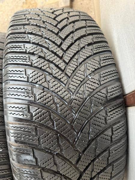 Firestone 215/60 R16 Zimska