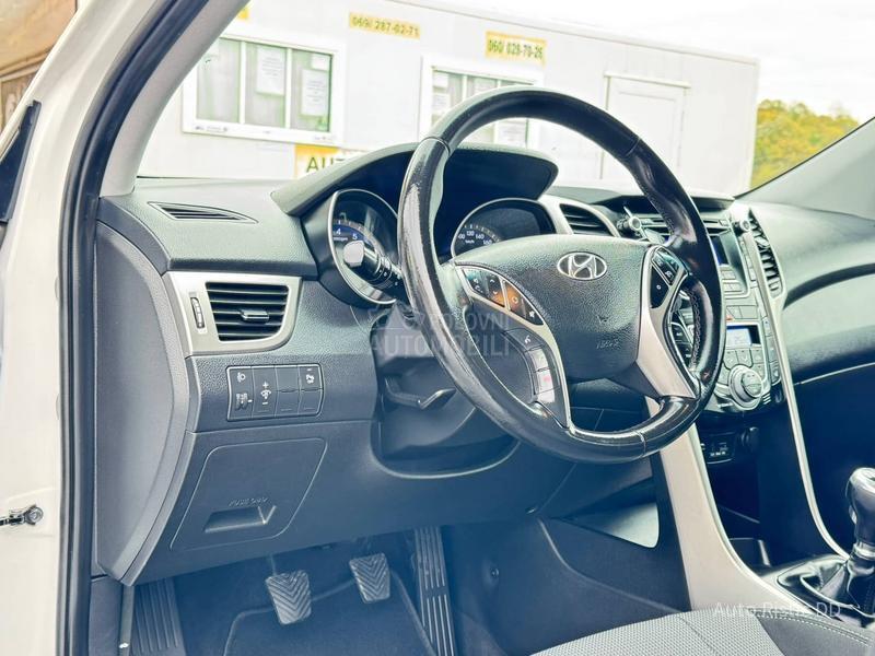 Hyundai i30 T O P  BESPREK0RAN