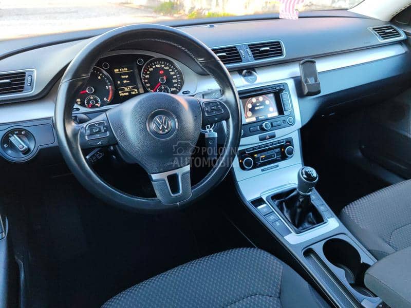 Volkswagen Passat B7 1.6 TDI HIGH LINE