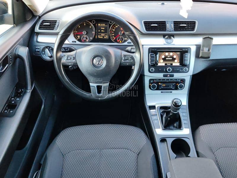 Volkswagen Passat B7 1.6 TDI HIGH LINE