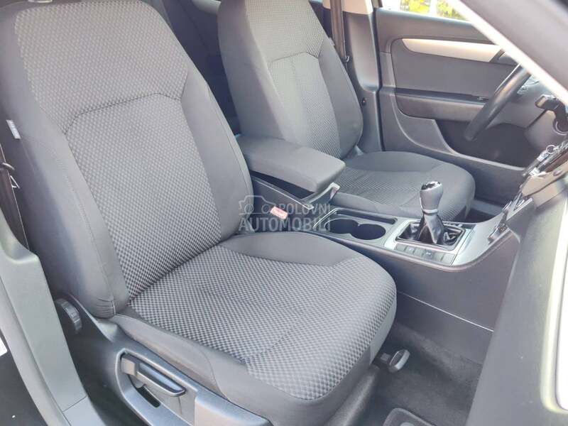 Volkswagen Passat B7 1.6 TDI HIGH LINE