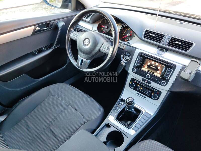 Volkswagen Passat B7 1.6 TDI HIGH LINE