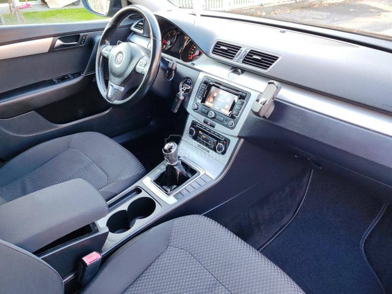 Volkswagen Passat B7 1.6 TDI HIGH LINE
