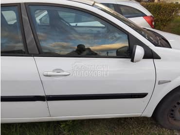 prednja desna vrata bela za Renault Megane od 2002. do 2009. god.