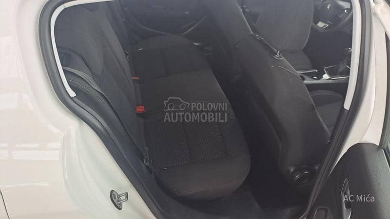 Peugeot 308 1.5 BLU NAV LED USB