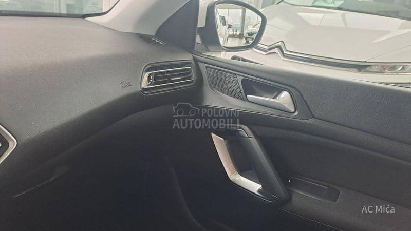 Peugeot 308 1.5 BLU NAV LED USB
