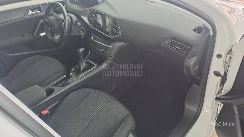 Peugeot 308 1.5 BLU NAV LED USB