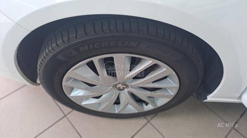 Peugeot 308 1.5 BLU NAV LED USB