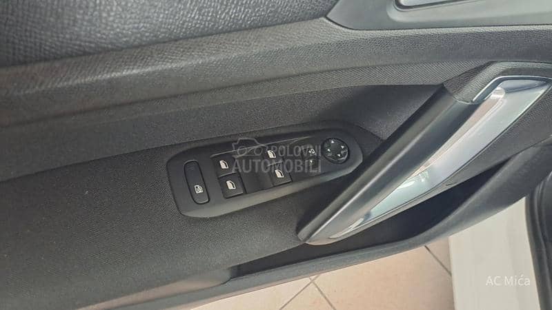 Peugeot 308 1.5 BLU NAV LED USB