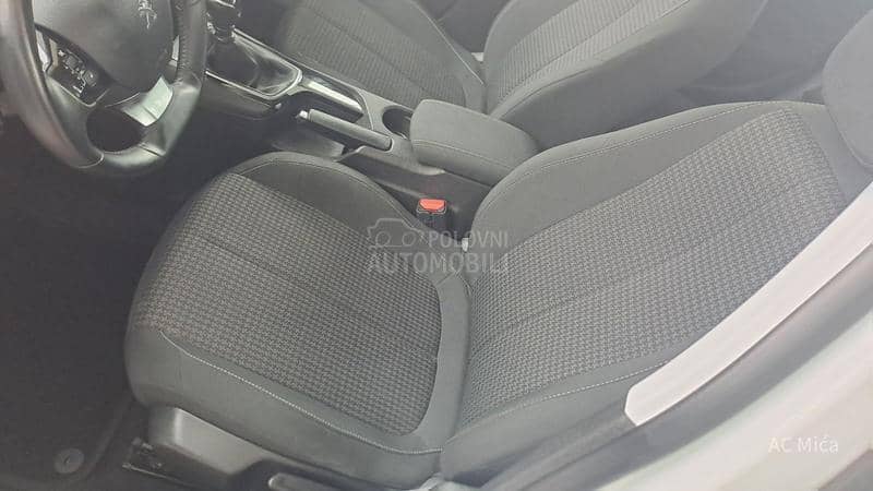 Peugeot 308 1.5 BLU NAV LED USB