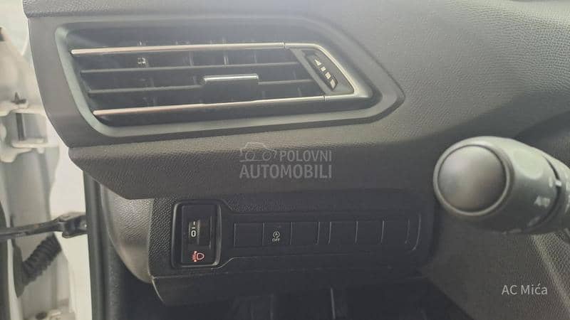 Peugeot 308 1.5 BLU NAV LED USB